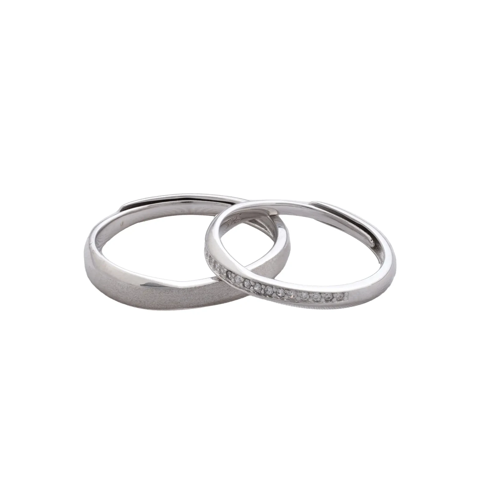 Dúo de Pareja Mate y Circonias, par de anillos, uno mate y otro con circonias